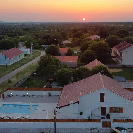 וילה Kole Drniš