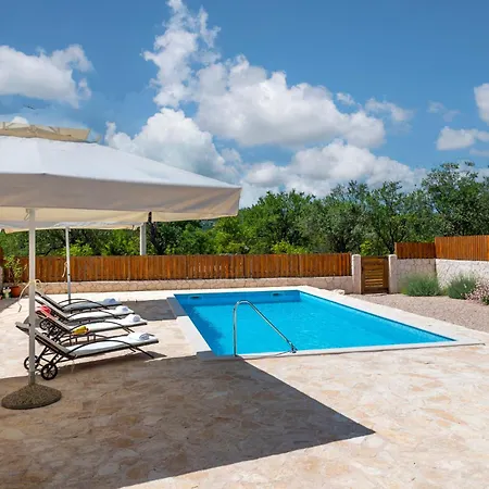 Kole וילה Drniš